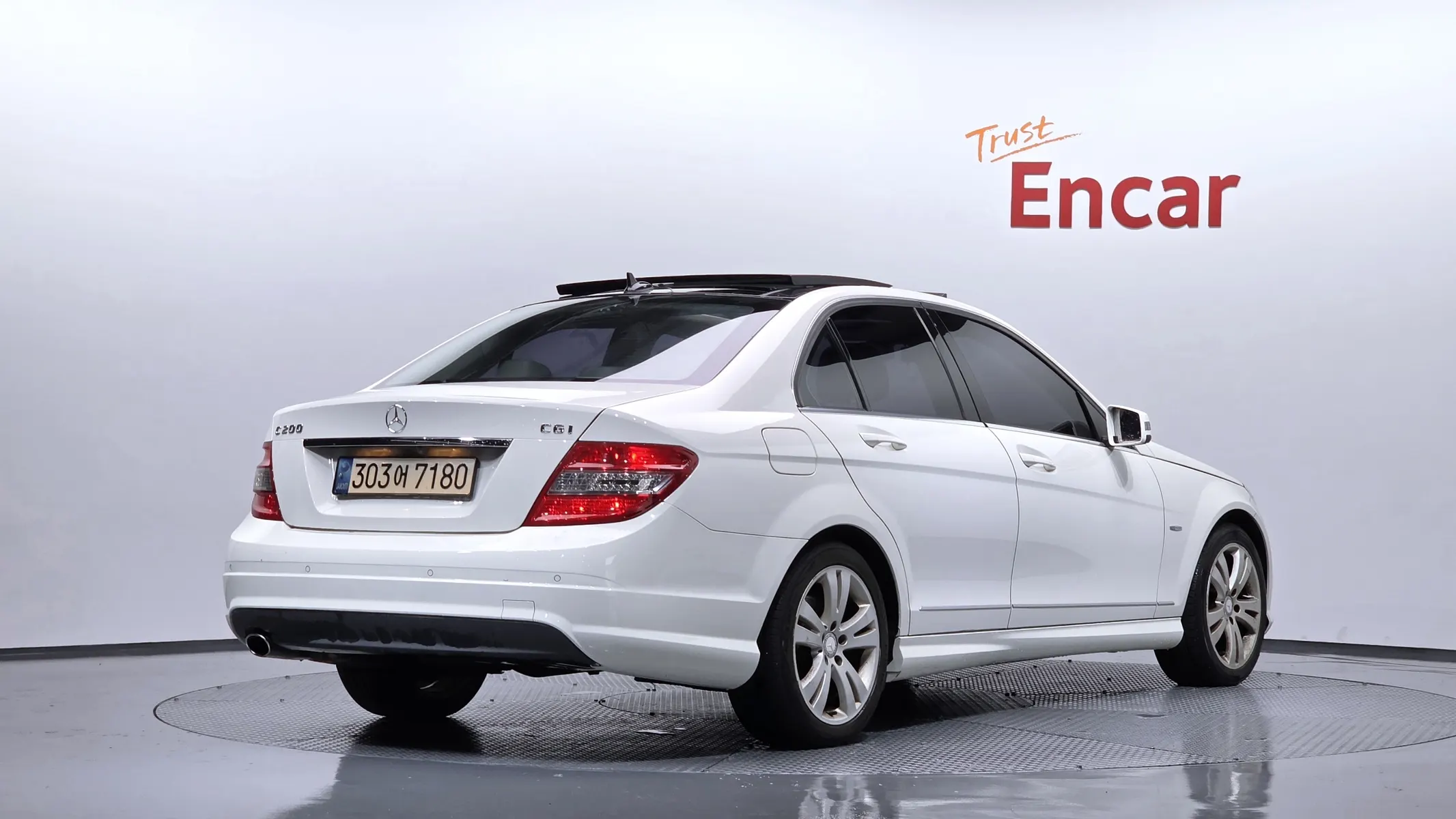 Mercedes-Benz C-Class W204 C200 CGI 2010 2/21