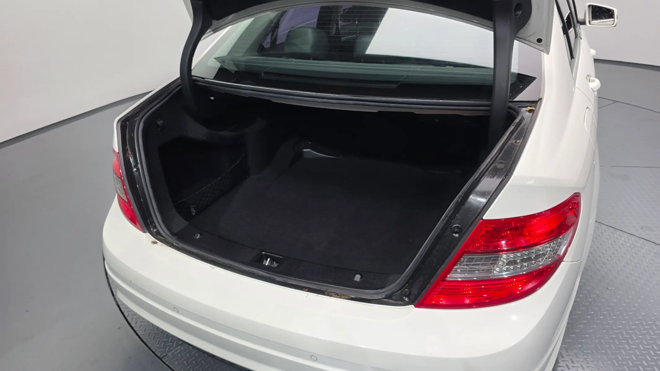 Mercedes-Benz C-Class W204 C200 CGI 2010 20/21