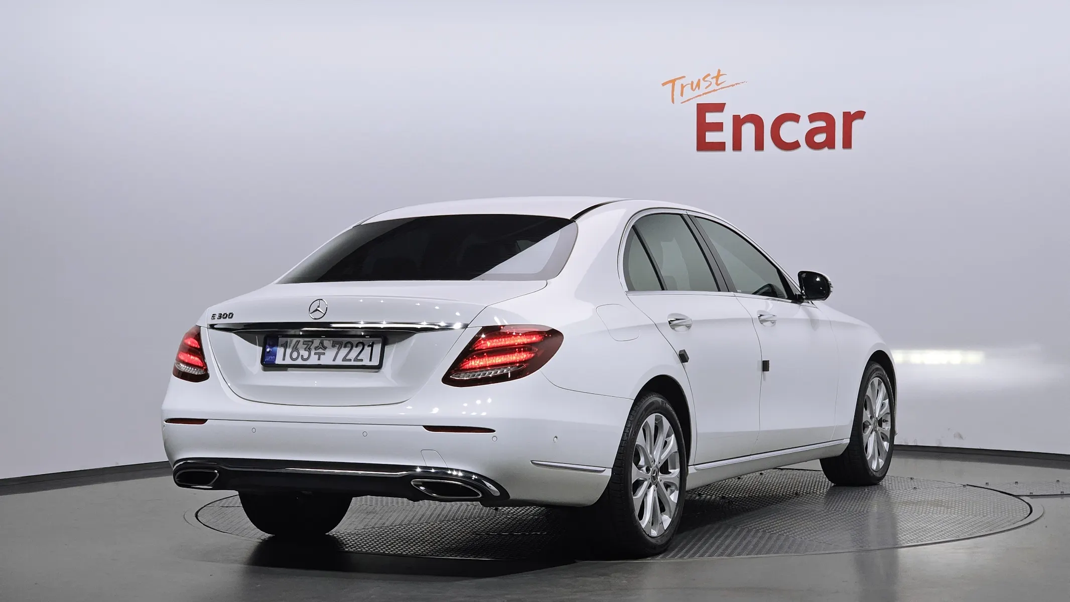 Mercedes-Benz E-Class W213 E300 2018 2/21