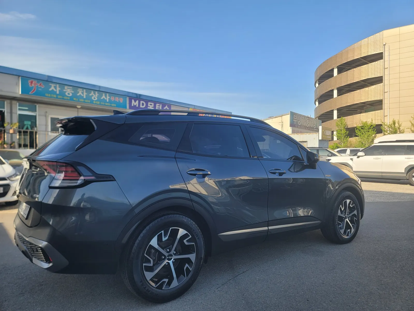 Kia 5 2WD 2022 3/5