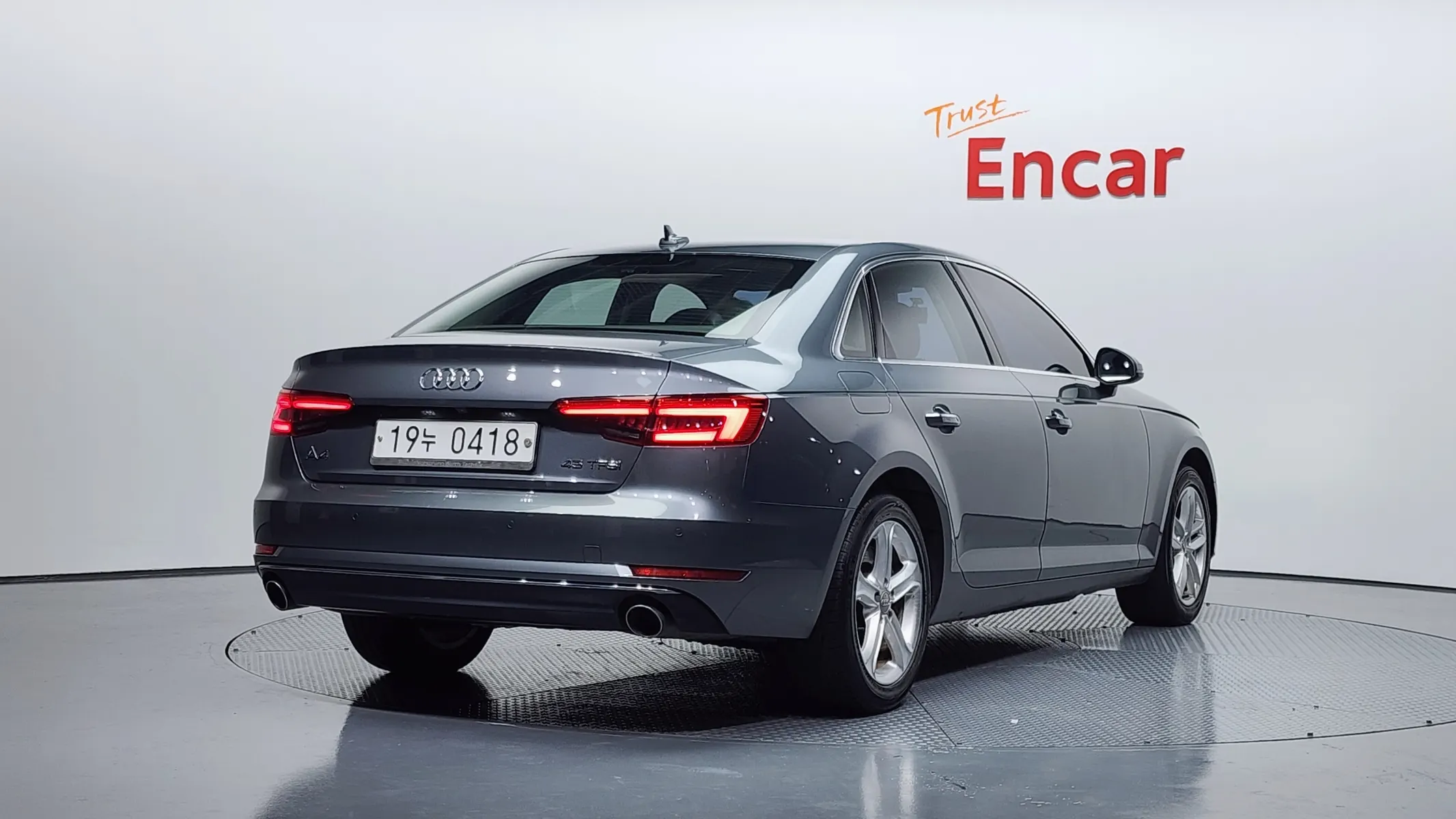 Audi A4 (B9) 45 TFSI 2016 2/21