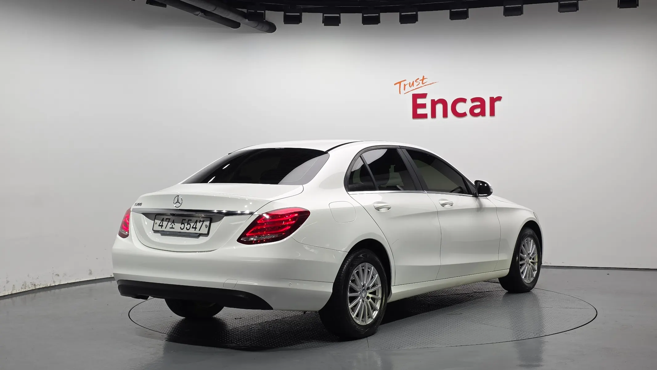 Mercedes-Benz C-Class W205 C200 2015 2/21