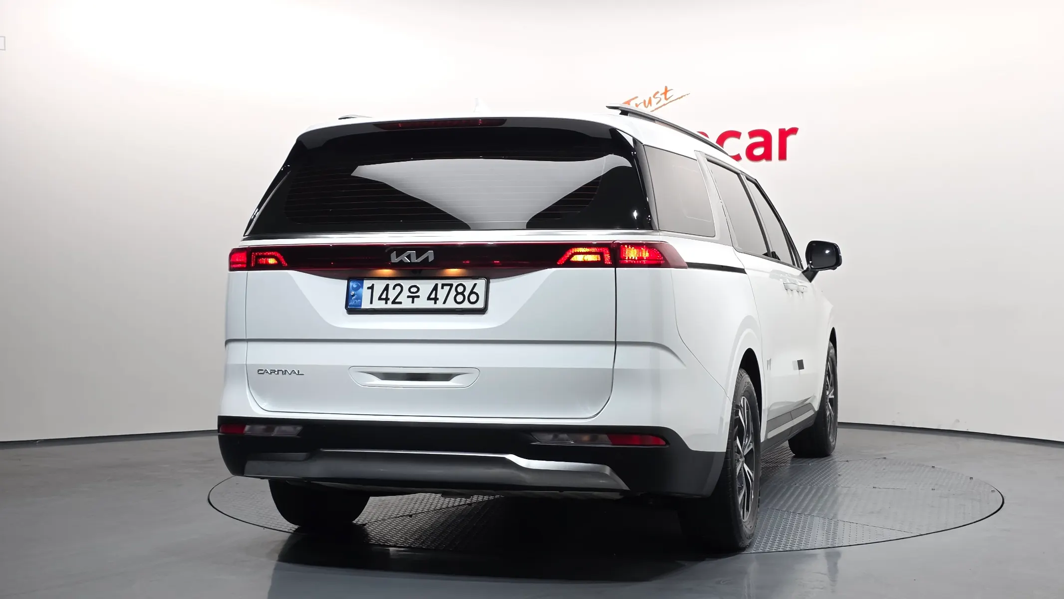 Kia Carnival 9 2022 3/5