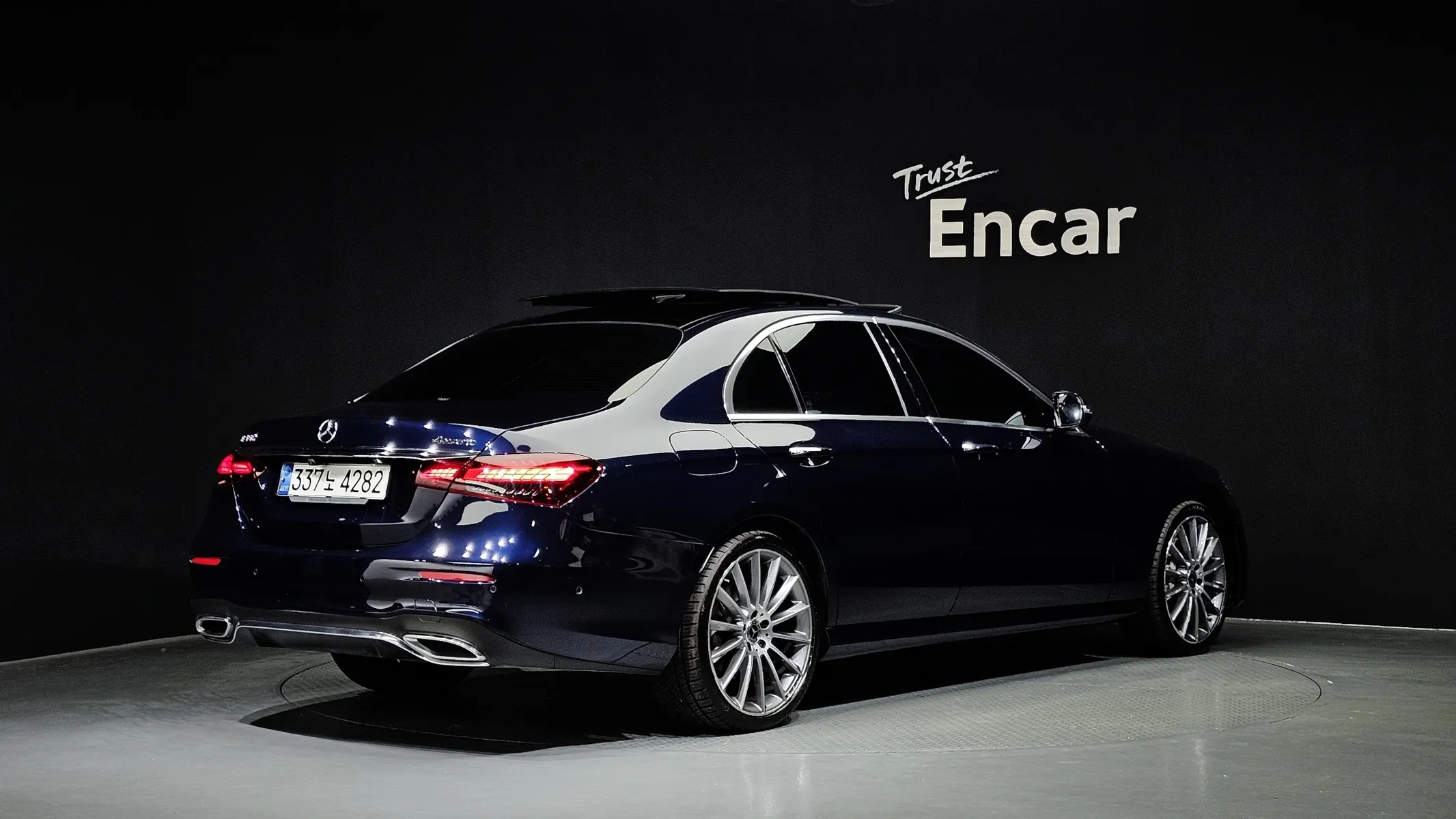 Mercedes-Benz E-Class W213 E350 4MATIC AMG Line 2020 2/21