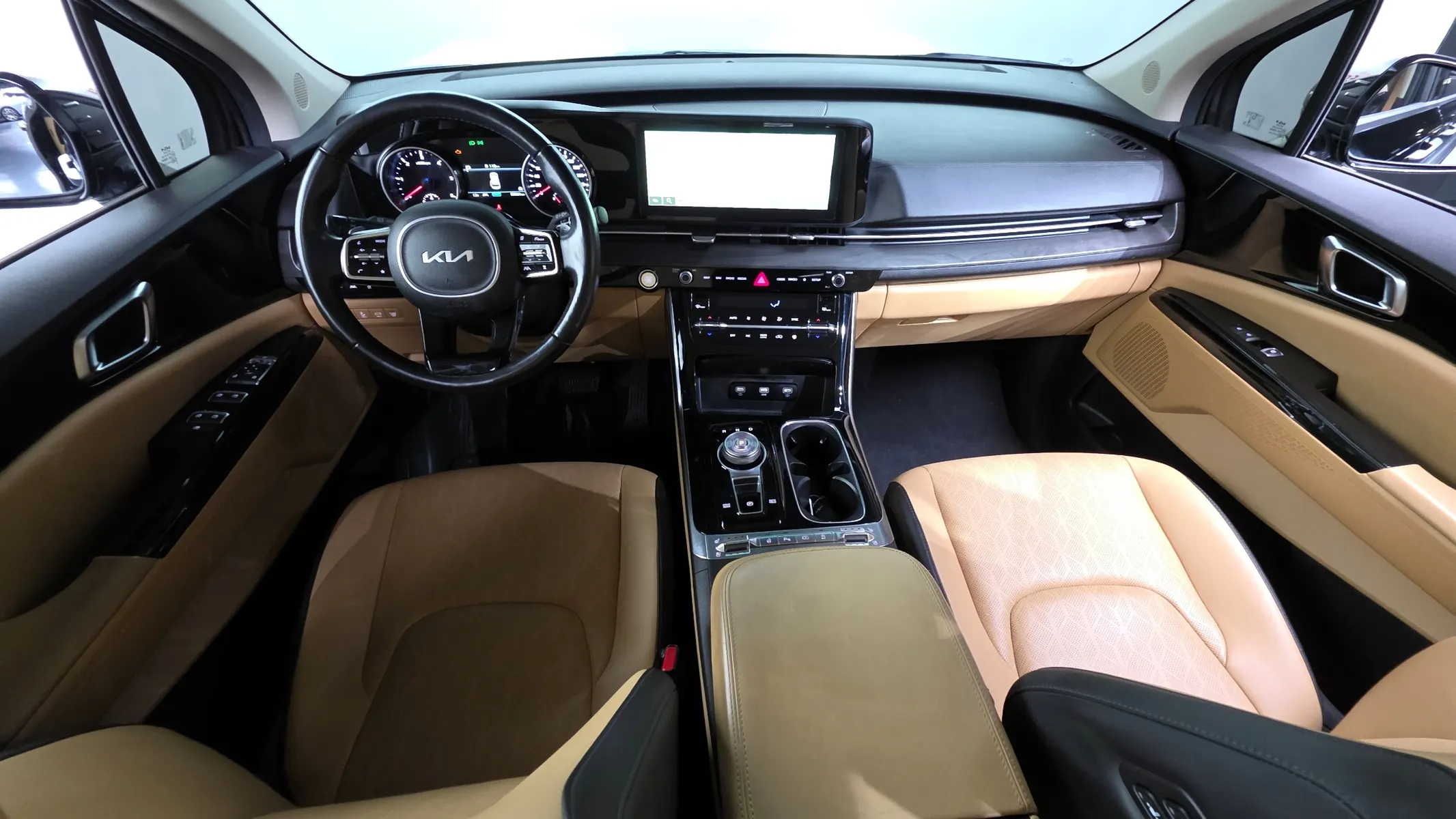 Kia Carnival 9 2022 4/5