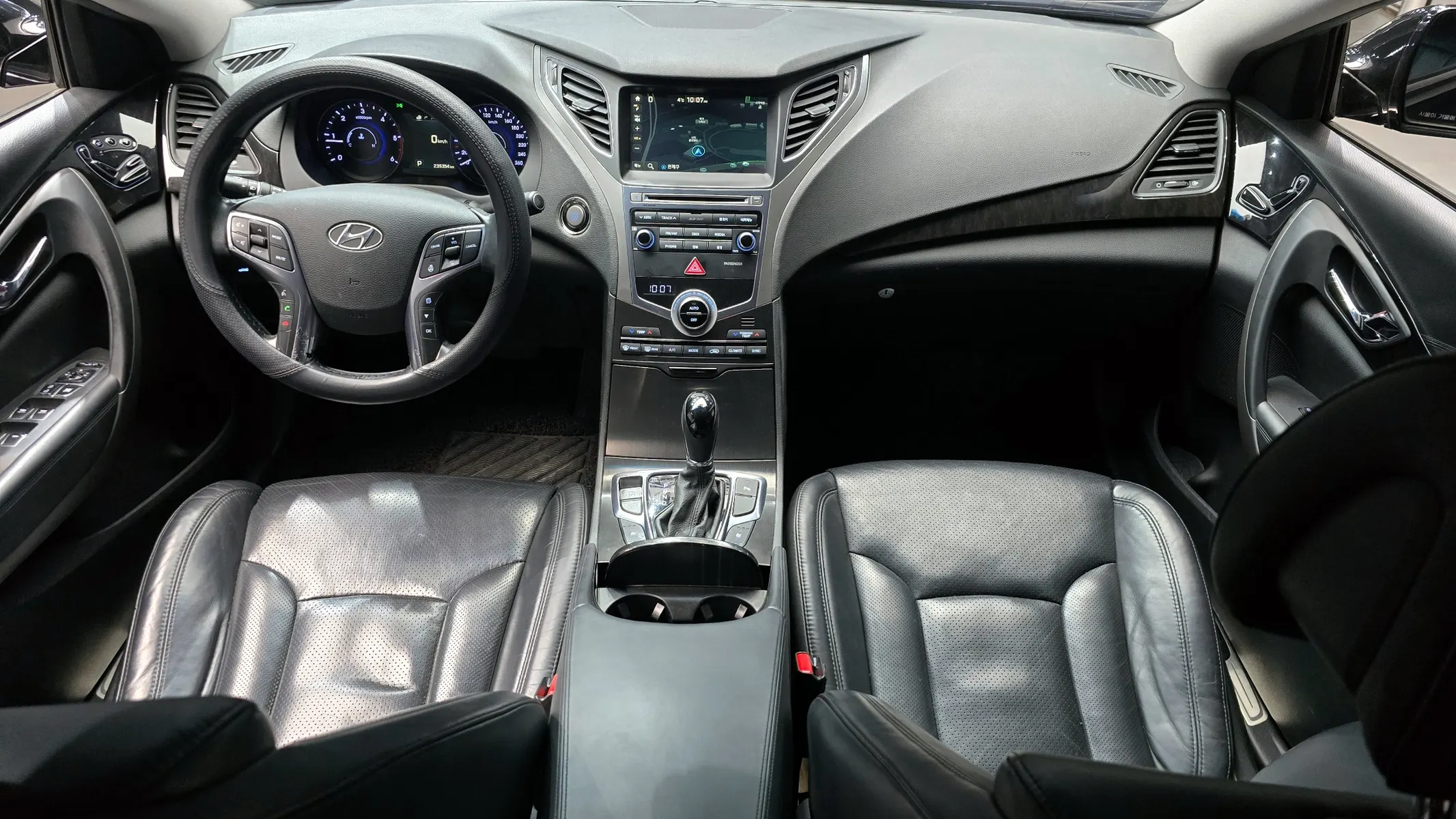 Hyundai Grandeur HG HG220 2015 4/4