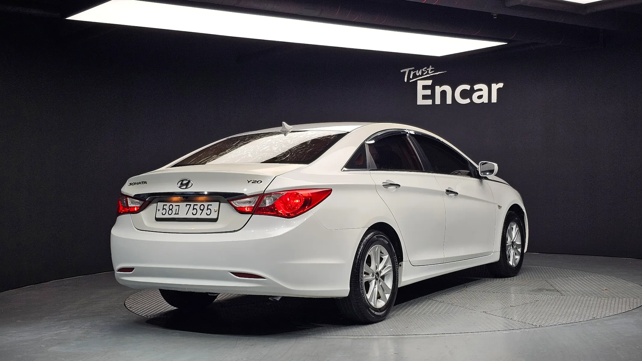 Hyundai YF LPI 2011 2/21