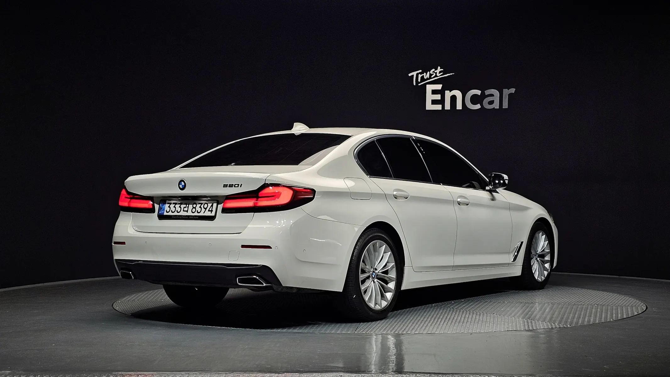 BMW 5 Series (G30) 520i 2022 2/21
