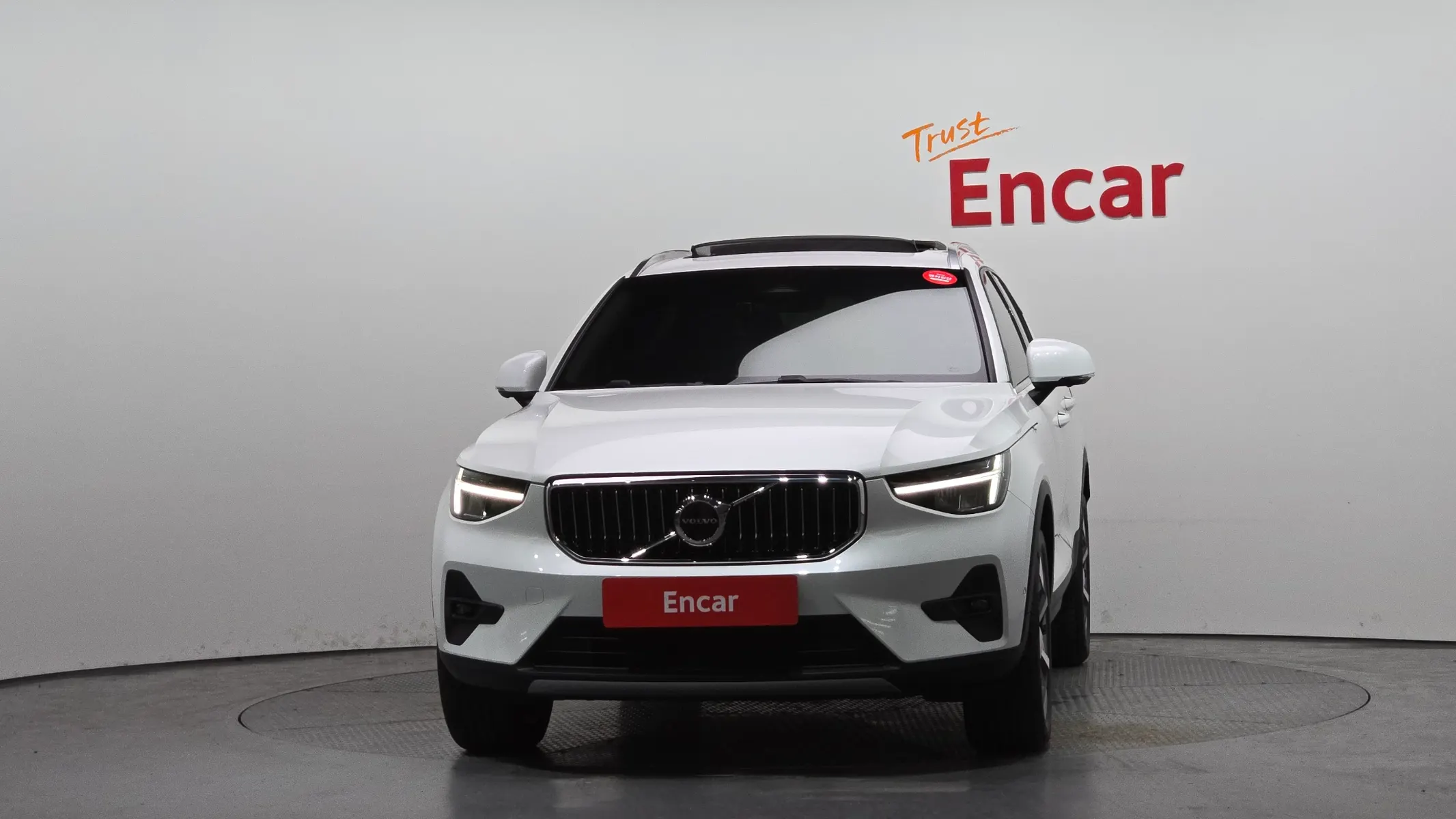 Volvo XC40 B4 2022 2/5