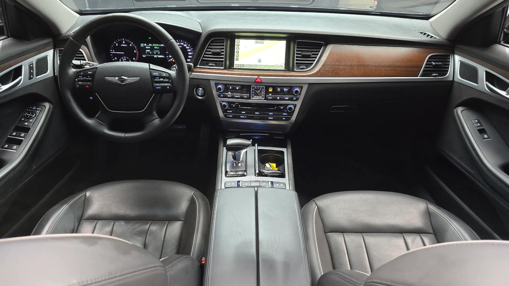 Genesis G80 2.2D AWD 2018 4/5