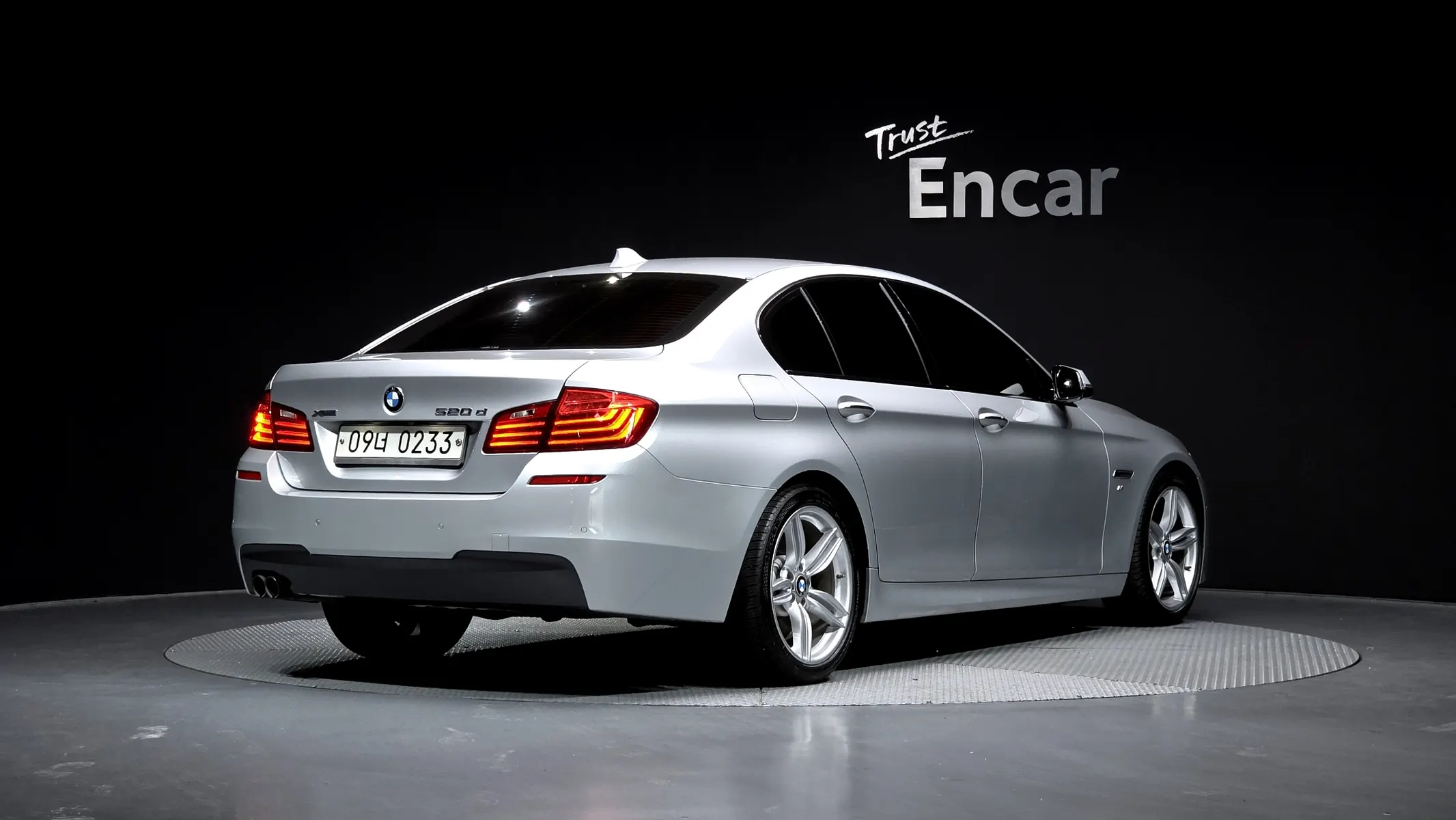 BMW 5 Series (F10) 520d xDrive M 2015 2/21
