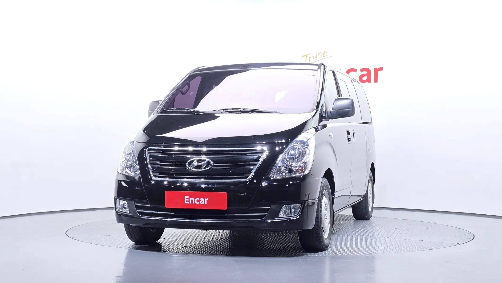 Hyundai Grand Starex 12 2017 2/5