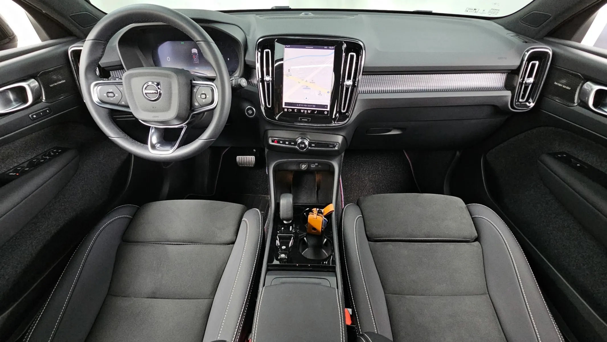 Volvo XC40 B4 2025 4/5