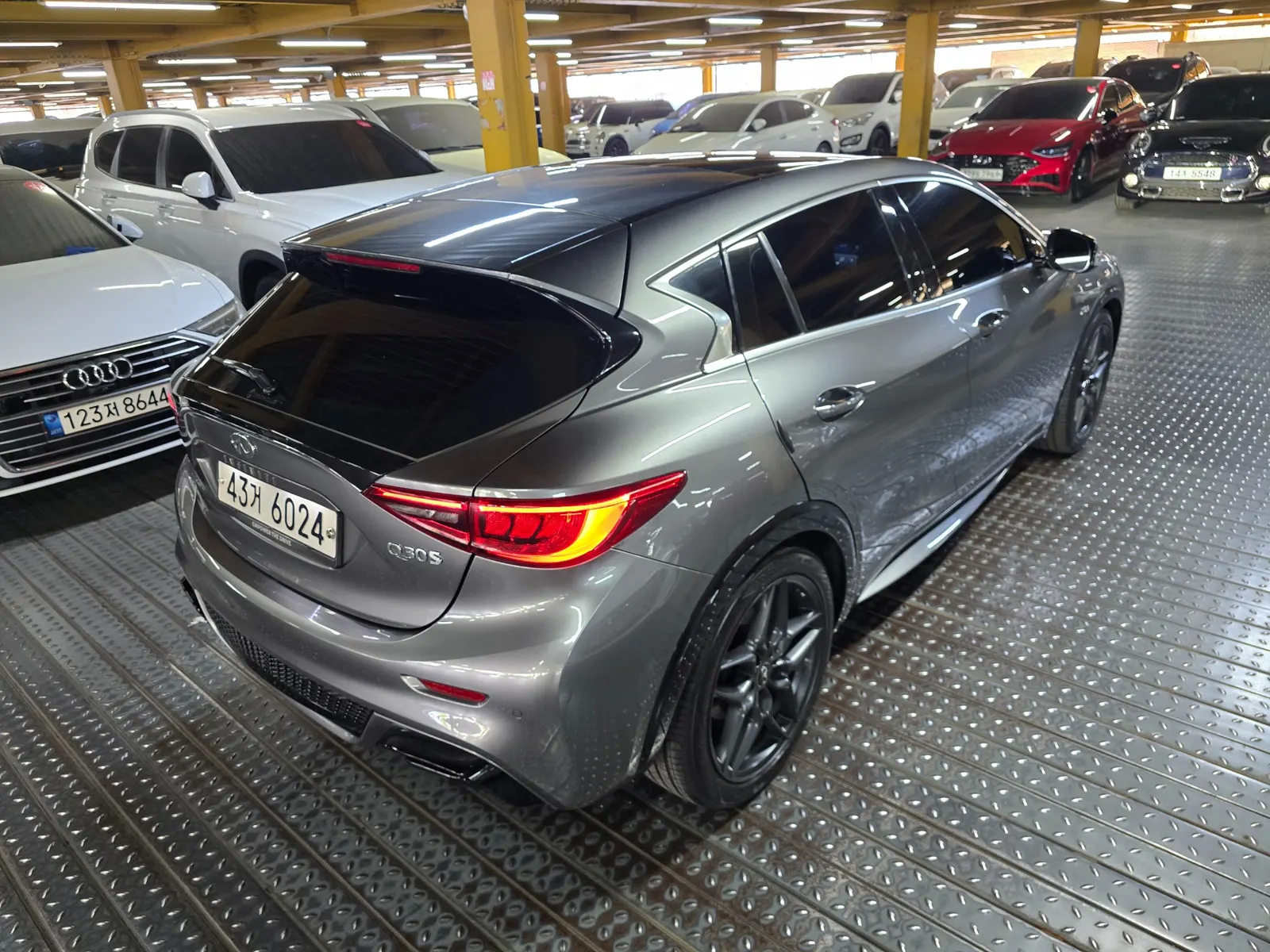 Infiniti Q30 2.0 2017 2/5