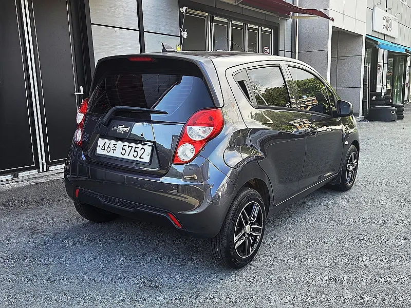 Chevrolet Spark LS 2012 2/5