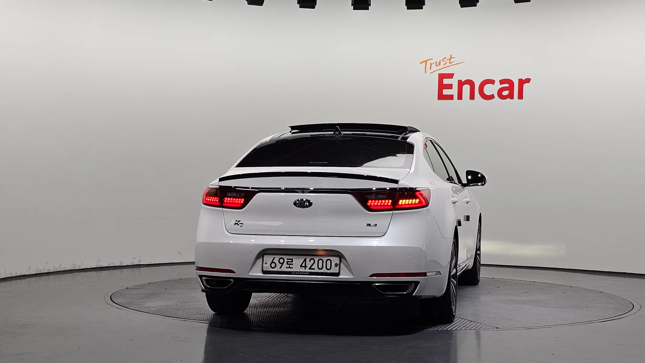 Kia K7 3.0 LPI () 2017 3/5