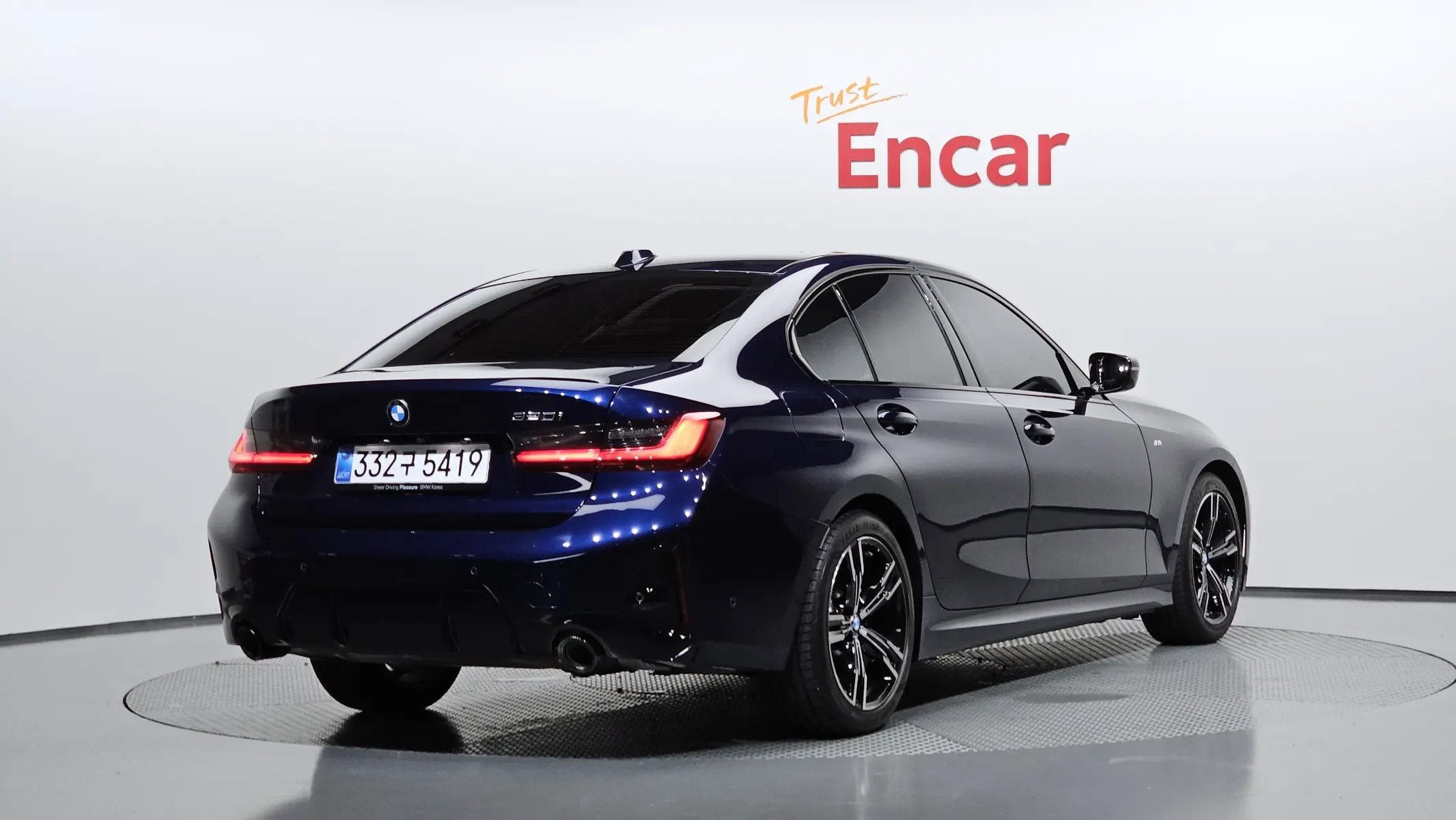 BMW 3 Series (G20) 320i M 2025 2/37