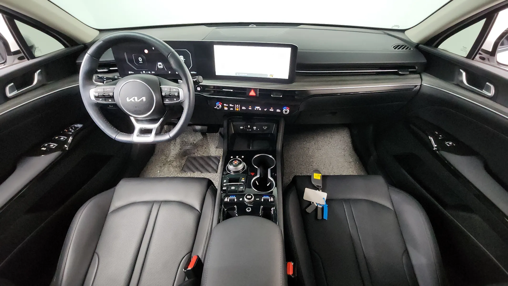 Kia K5 3 1.6 2024 4/5