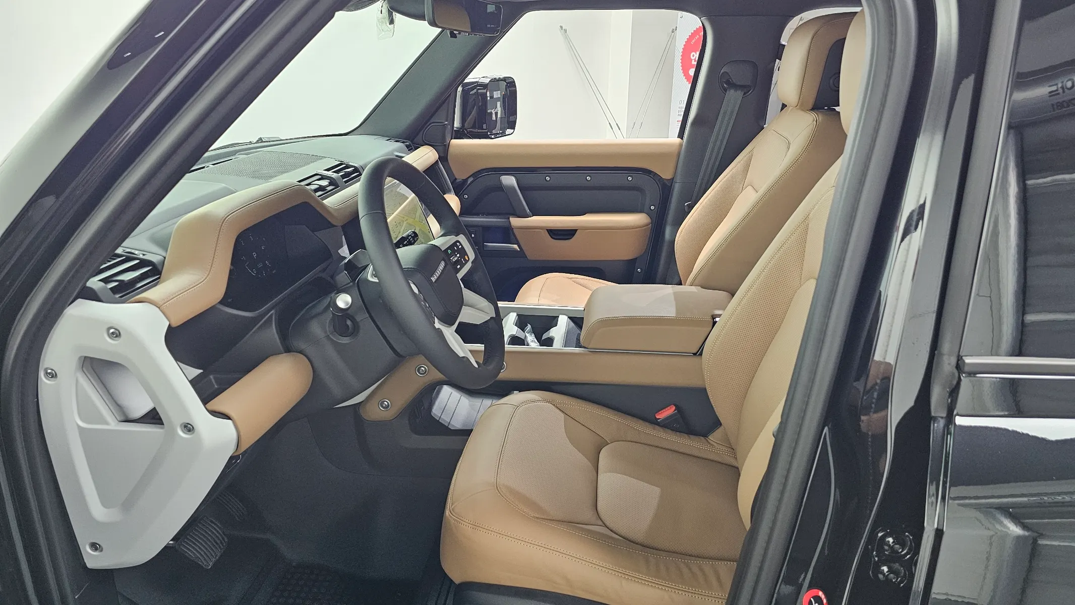 Land Rover (L663) 110 D300 X- HSE 2026 3/21