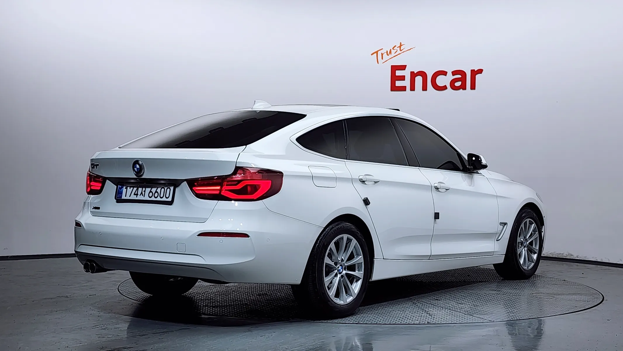 BMW 3 Series GT (F34) GT 320d xDrive 2020 2/37