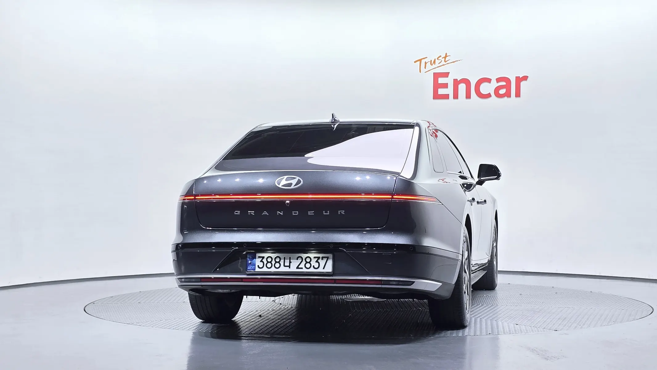 Hyundai (GN7) 2023 3/5
