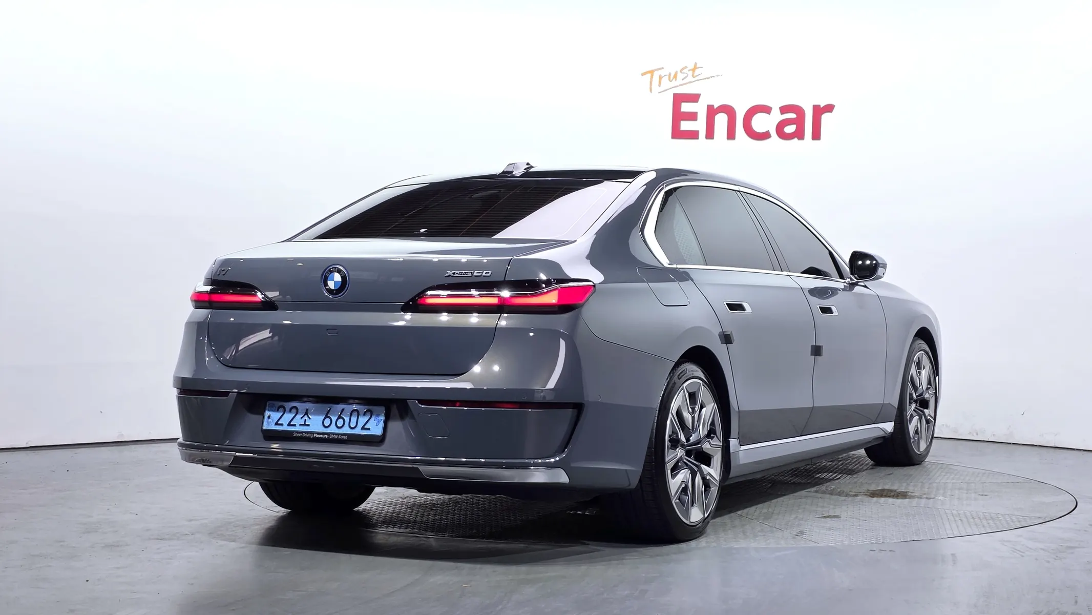 BMW i7 (G70) xDrive 60 2023 2/35