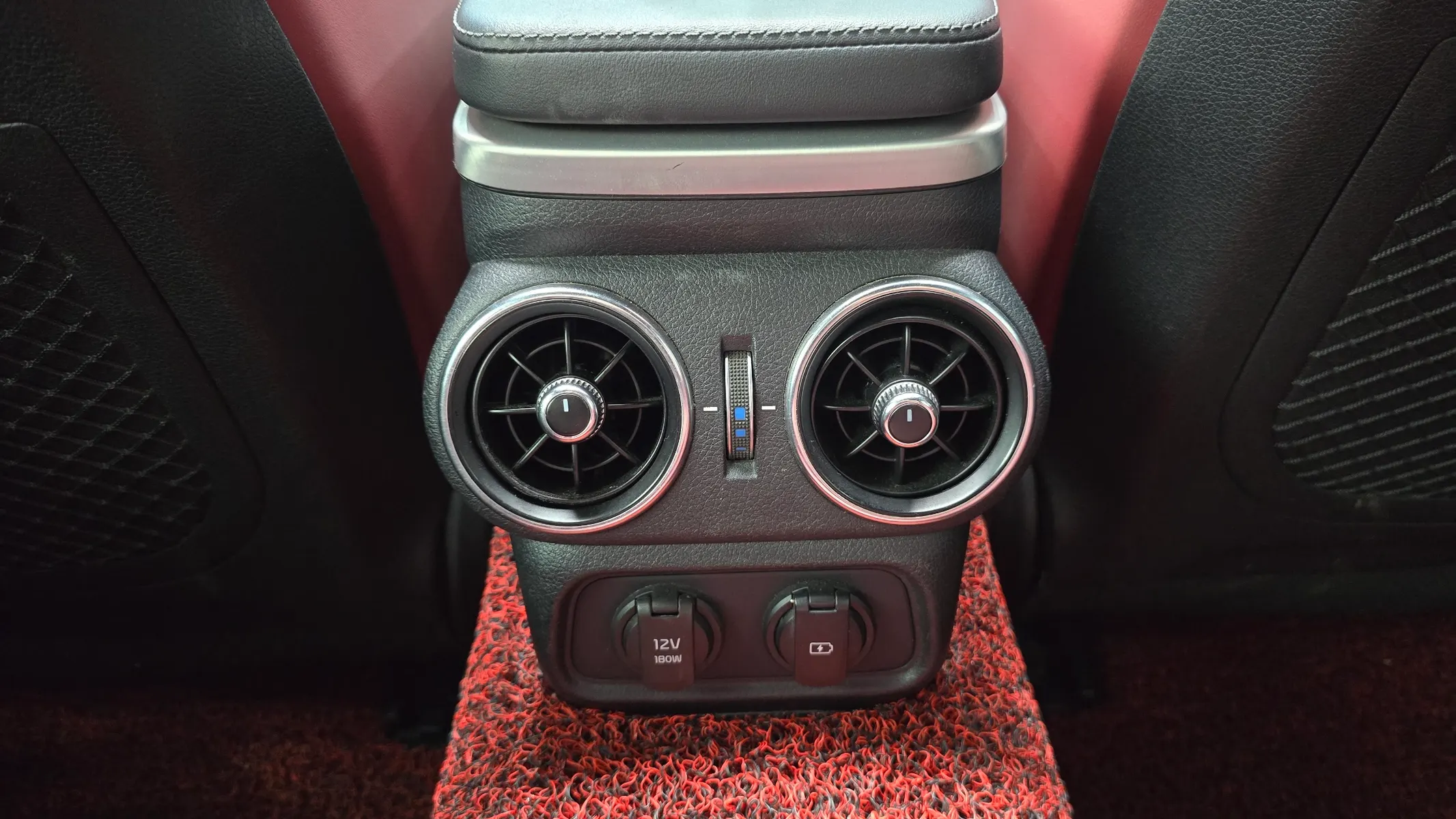Kia Stinger 3.3 AWD 2019 33/34