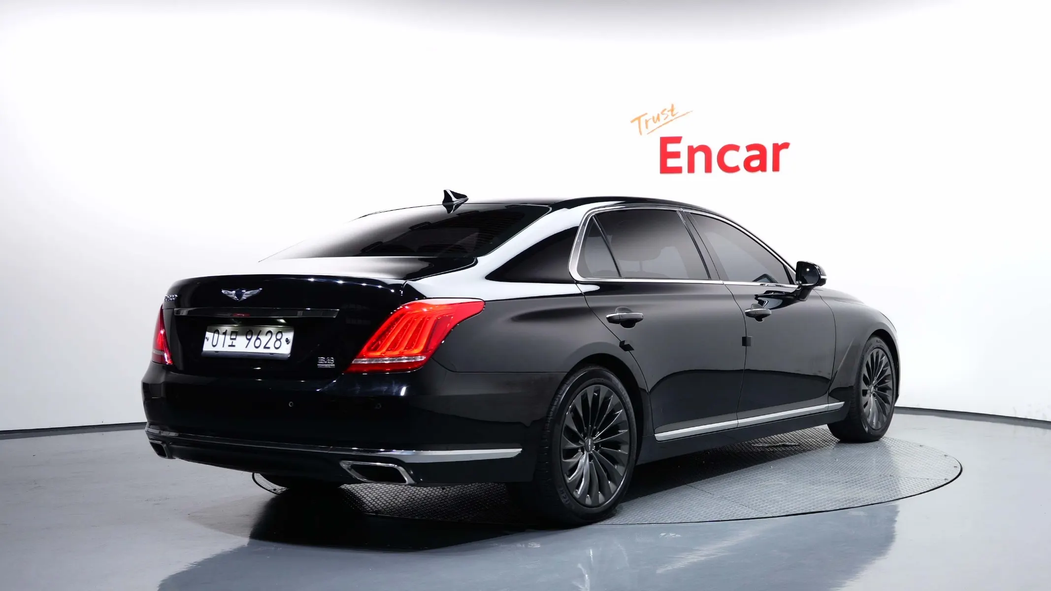 Genesis EQ900 3.8 GDI AWD 2017 2/37