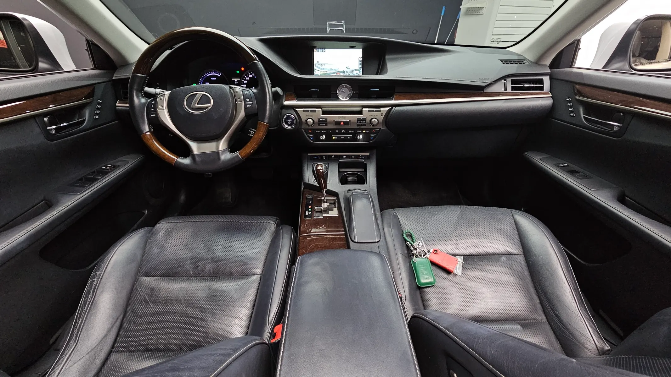 Lexus ES300h 2013 4/5