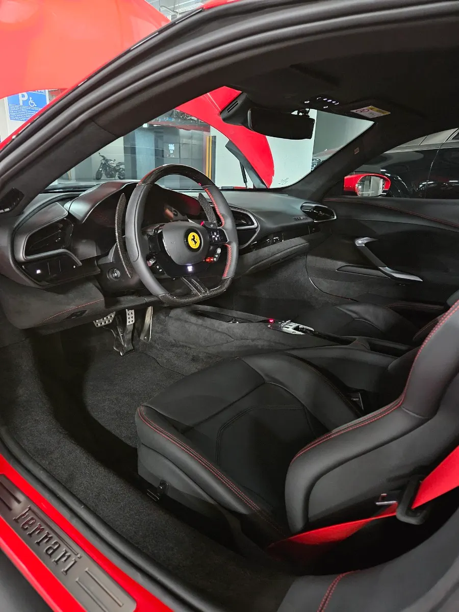 Ferrari 296 GTB 3.0 V6 2024 4/5