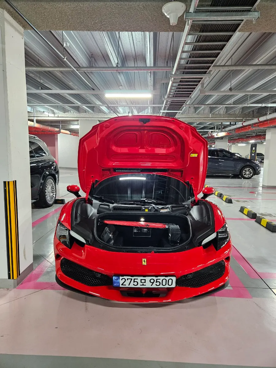 Ferrari 296 GTB 3.0 V6 2024 2/5