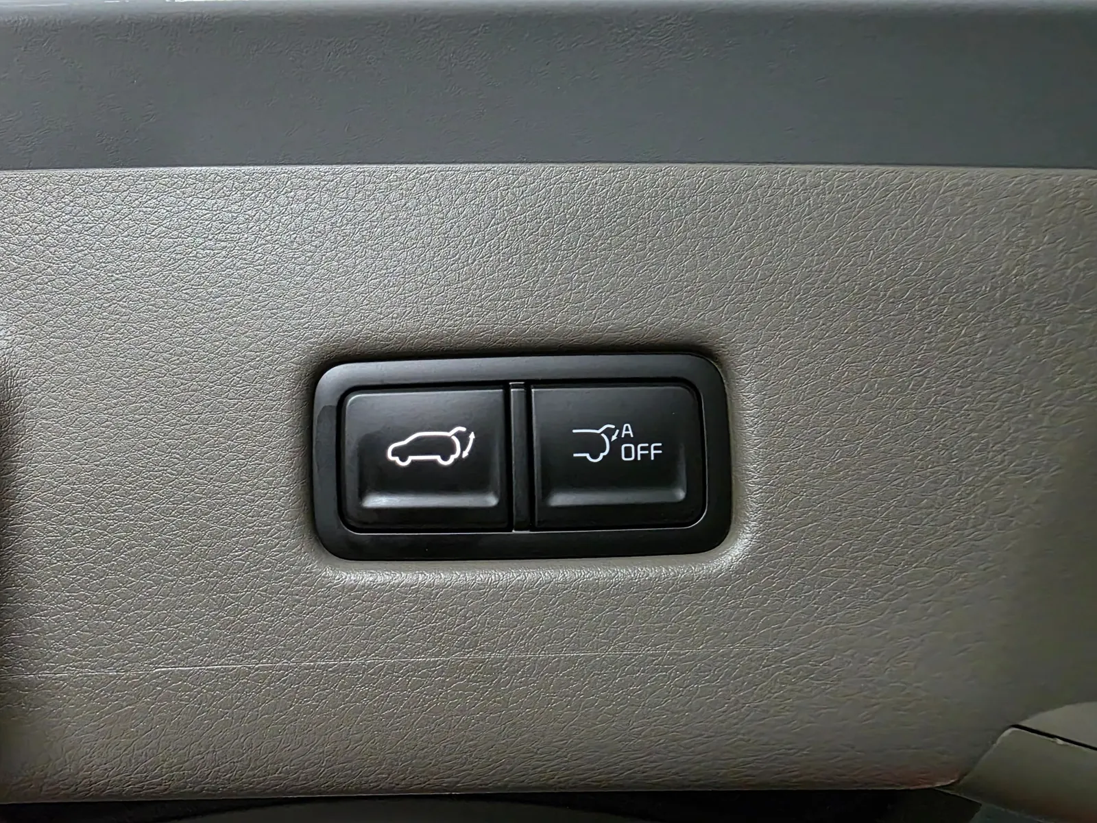 Kia 4 HEV 7 X Line 2026 4/5