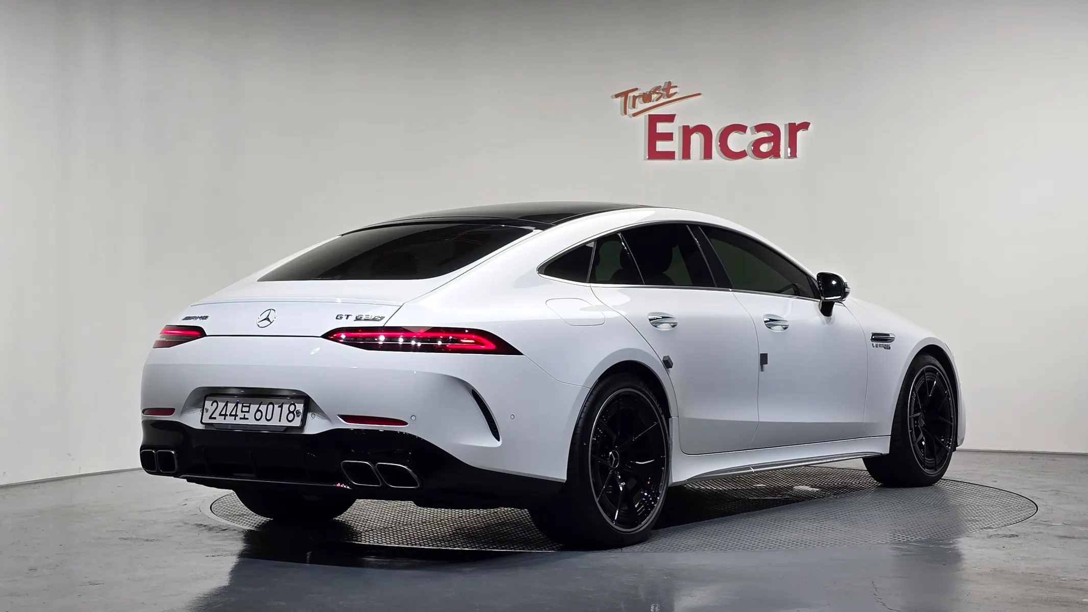 Mercedes-Benz AMG GT 4 63 S 4MATIC+ 2023 2/35