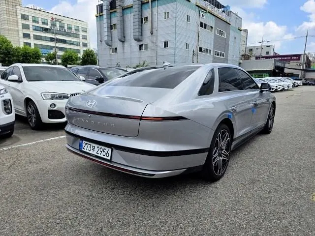Hyundai (GN7) 2024 3/5