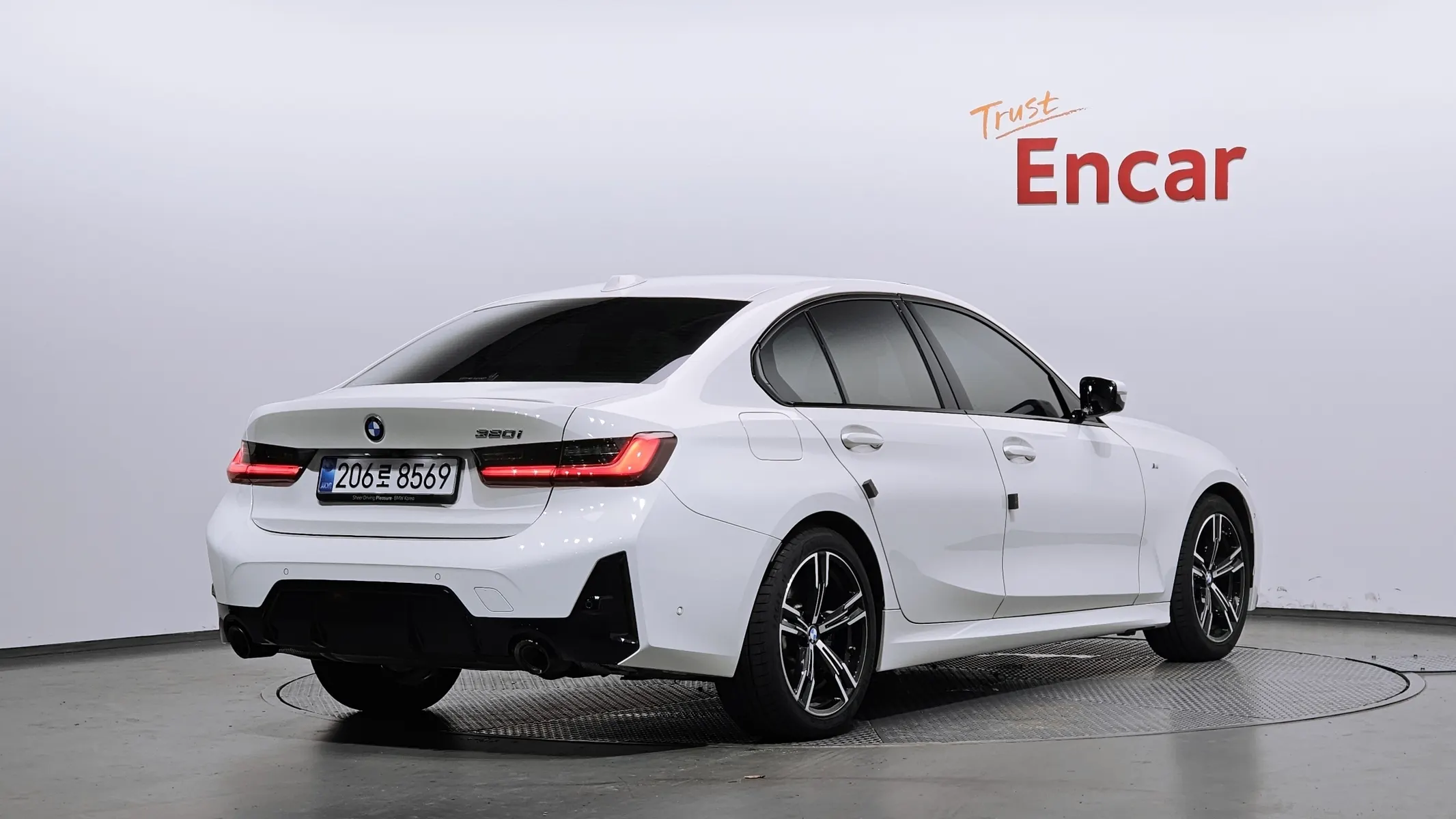 BMW 3 Series (G20) 320i M 2025 2/21