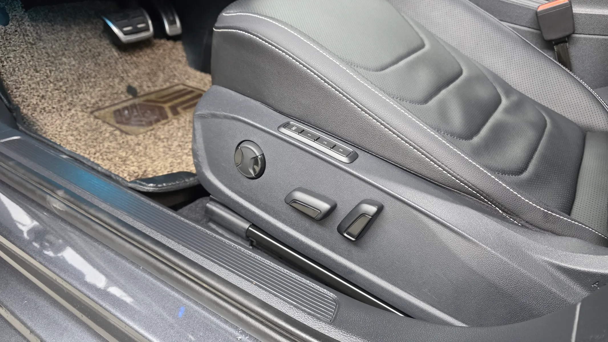 Volkswagen 7 1.5 TSI 2022 31/32