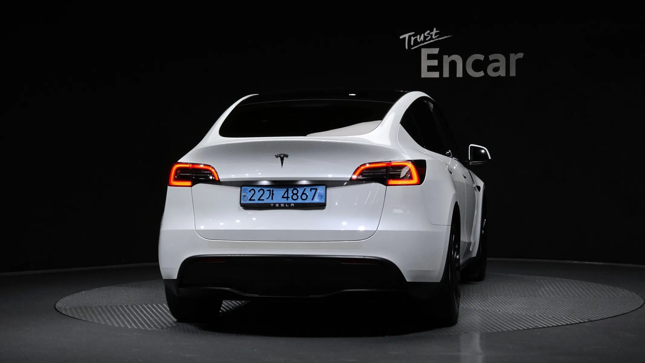 Tesla Y RWD 2023 3/5