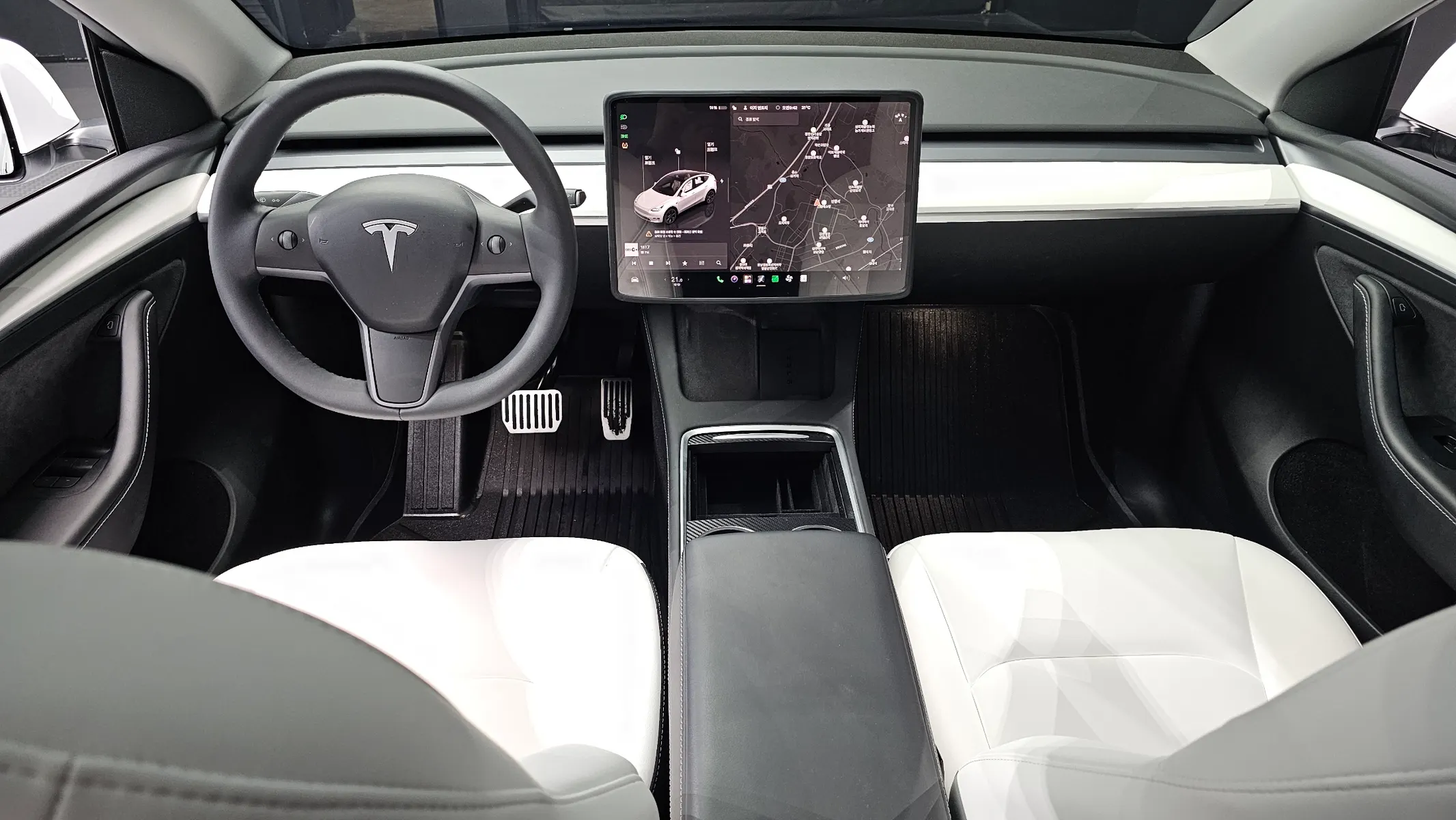 Tesla Y RWD 2023 4/5