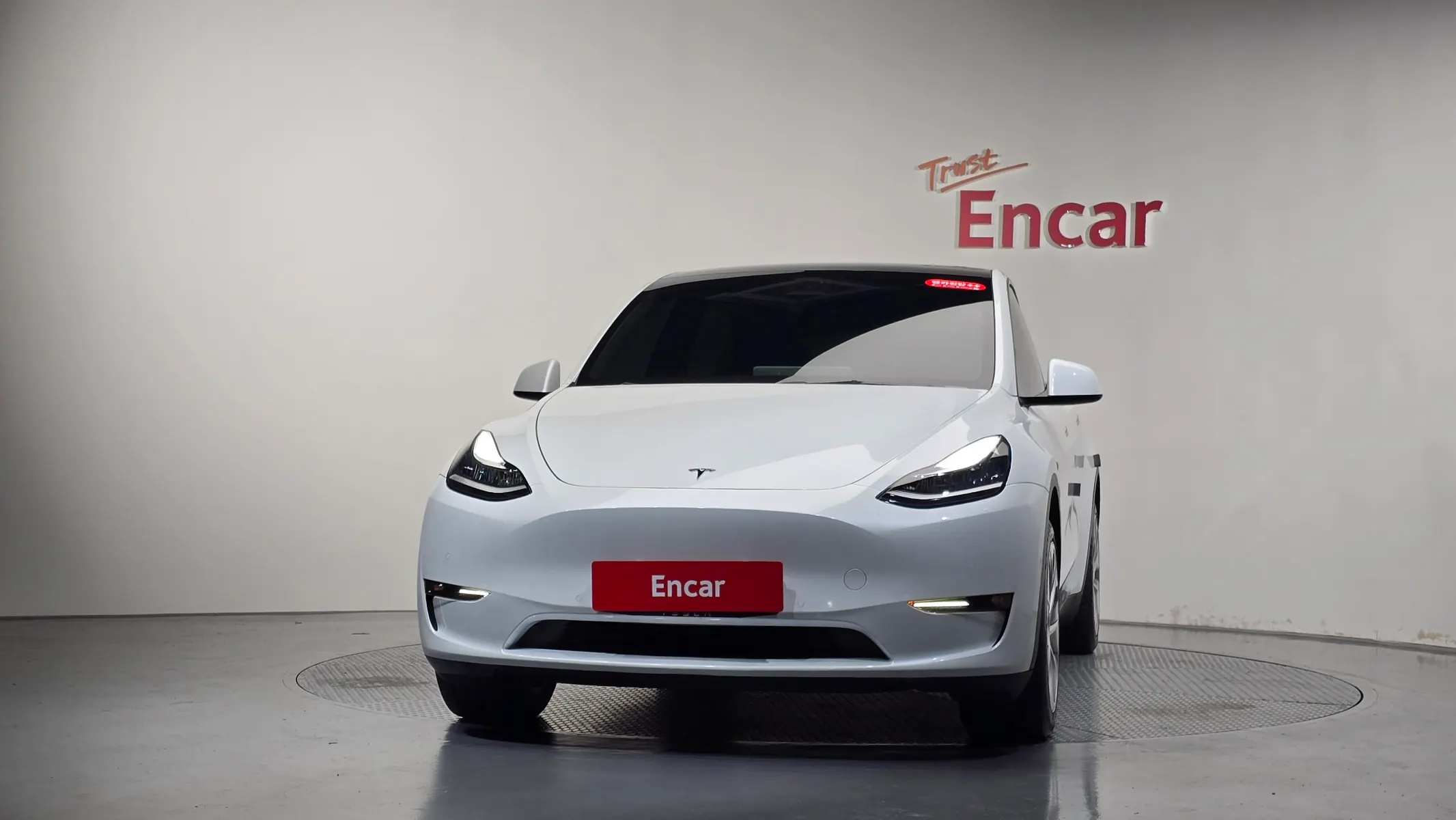 Tesla Y AWD 2022 2/5