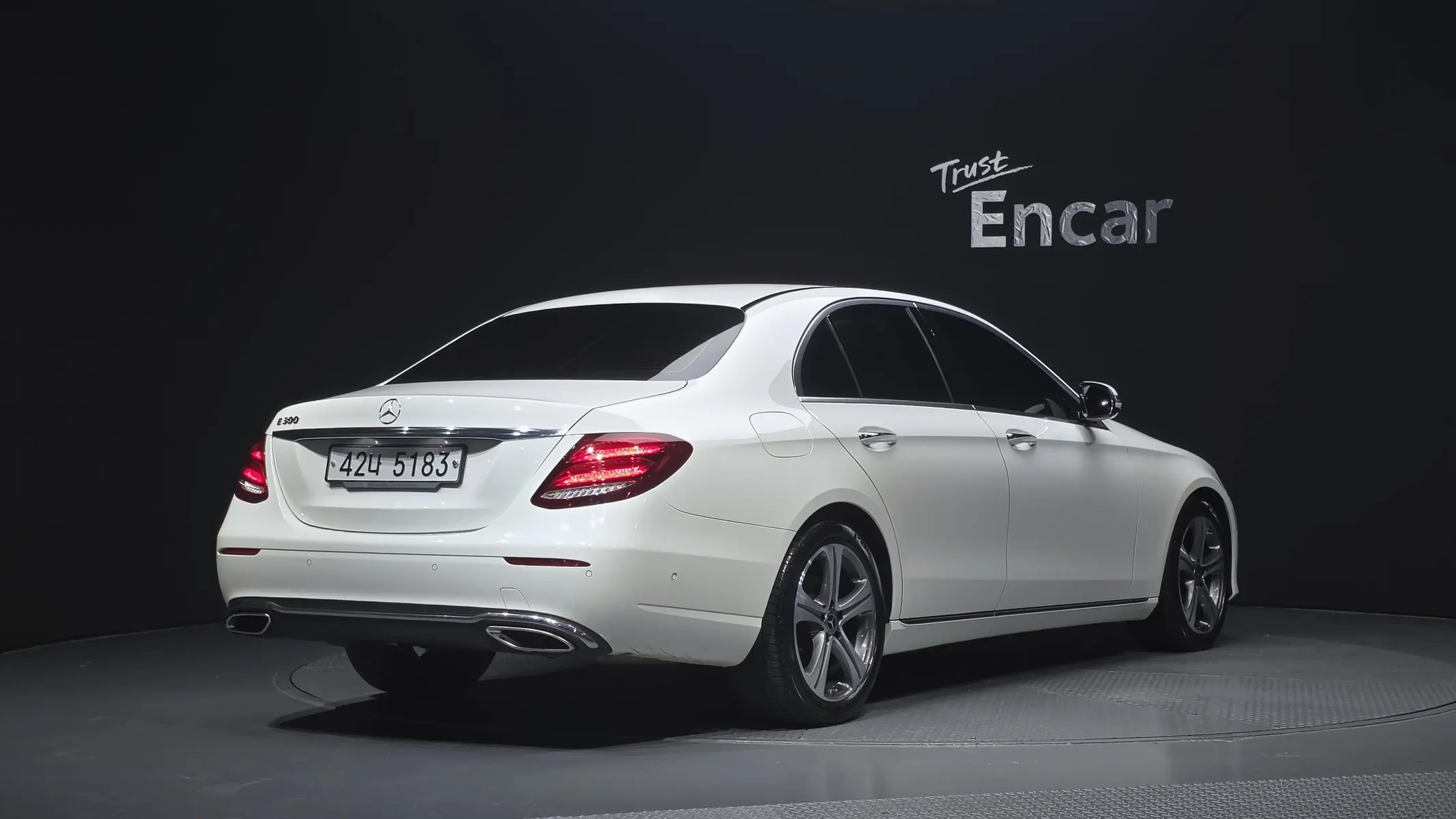 Mercedes-Benz E-Class W213 E300 2019 2/34