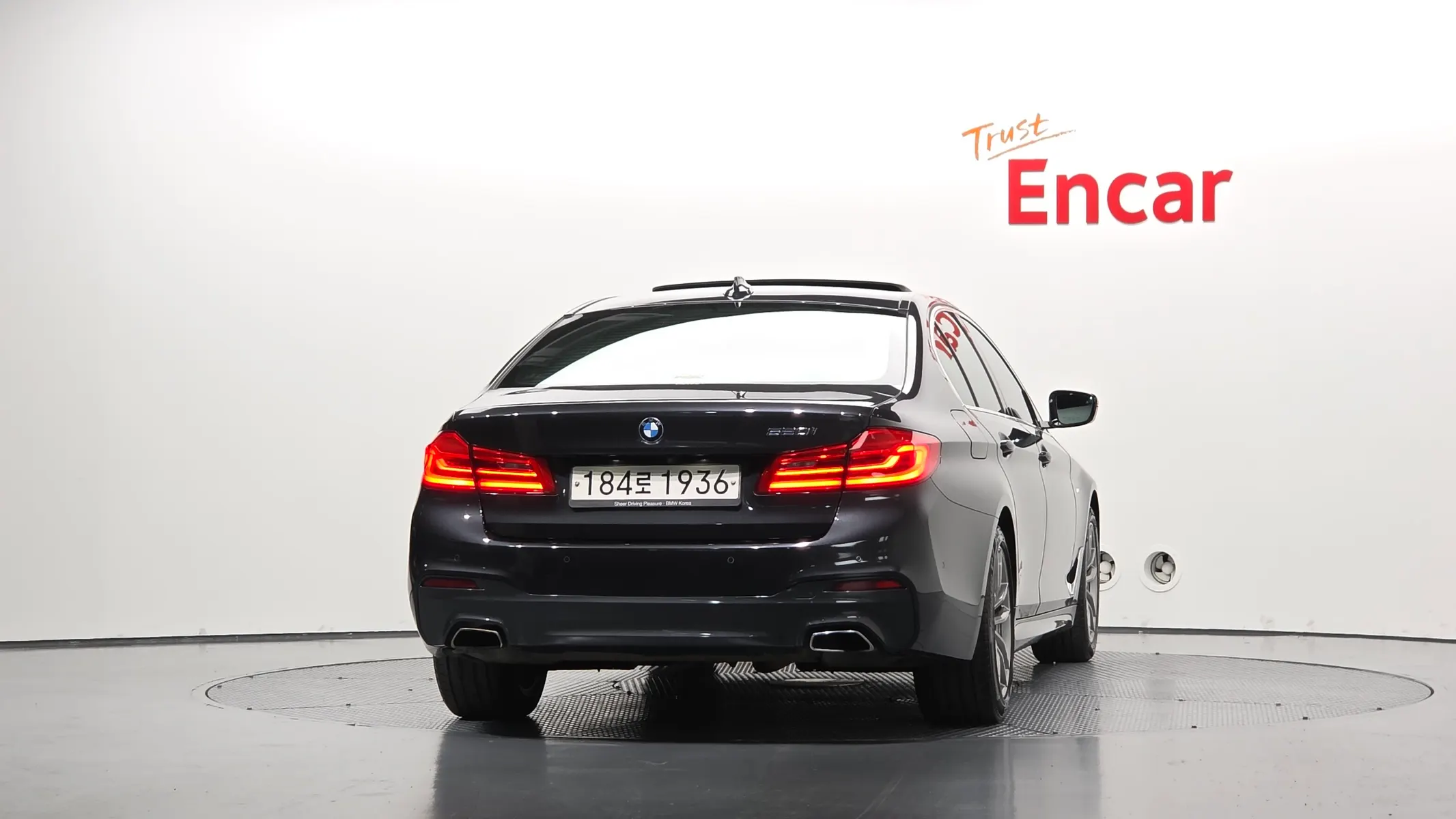BMW 5 Series (G30) 520i M 2020 3/31