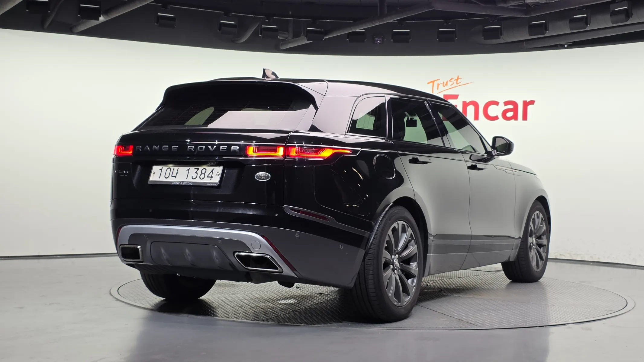 Land Rover 레인지로버 벨라 3.0 D300 R- SE 2017 2/37