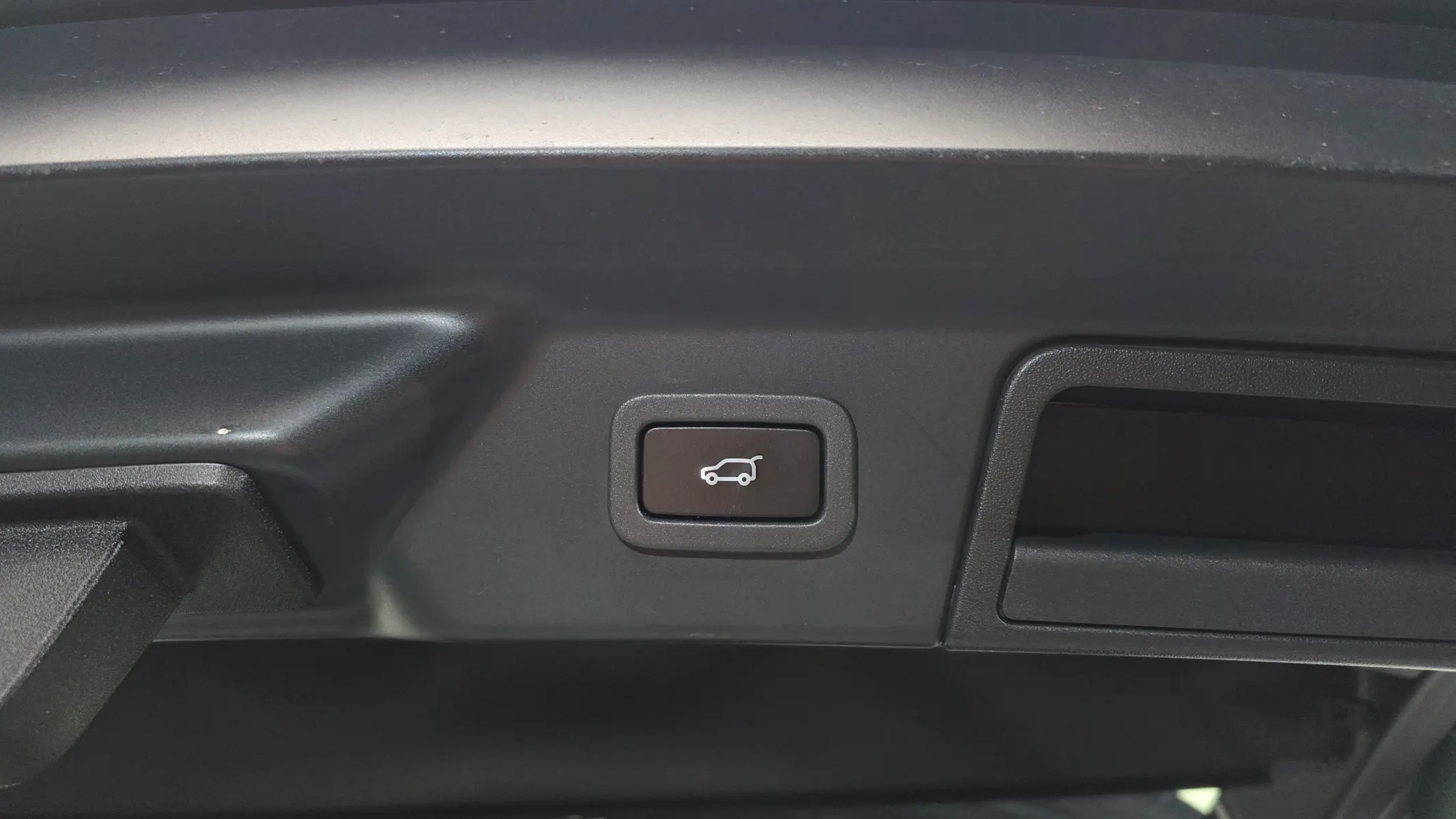 Land Rover 레인지로버 벨라 3.0 D300 R- SE 2017 36/37