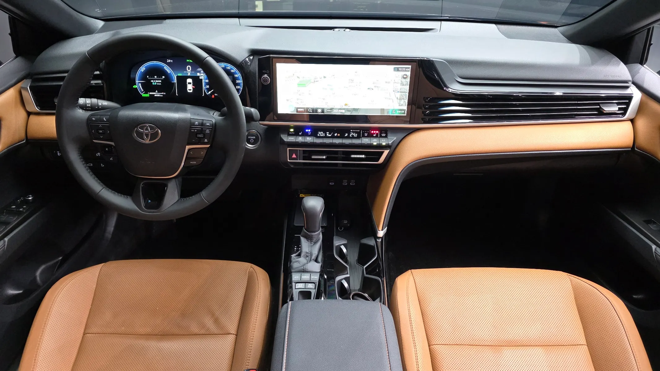 Toyota (XV80) 2.5 XLE 2025 4/5