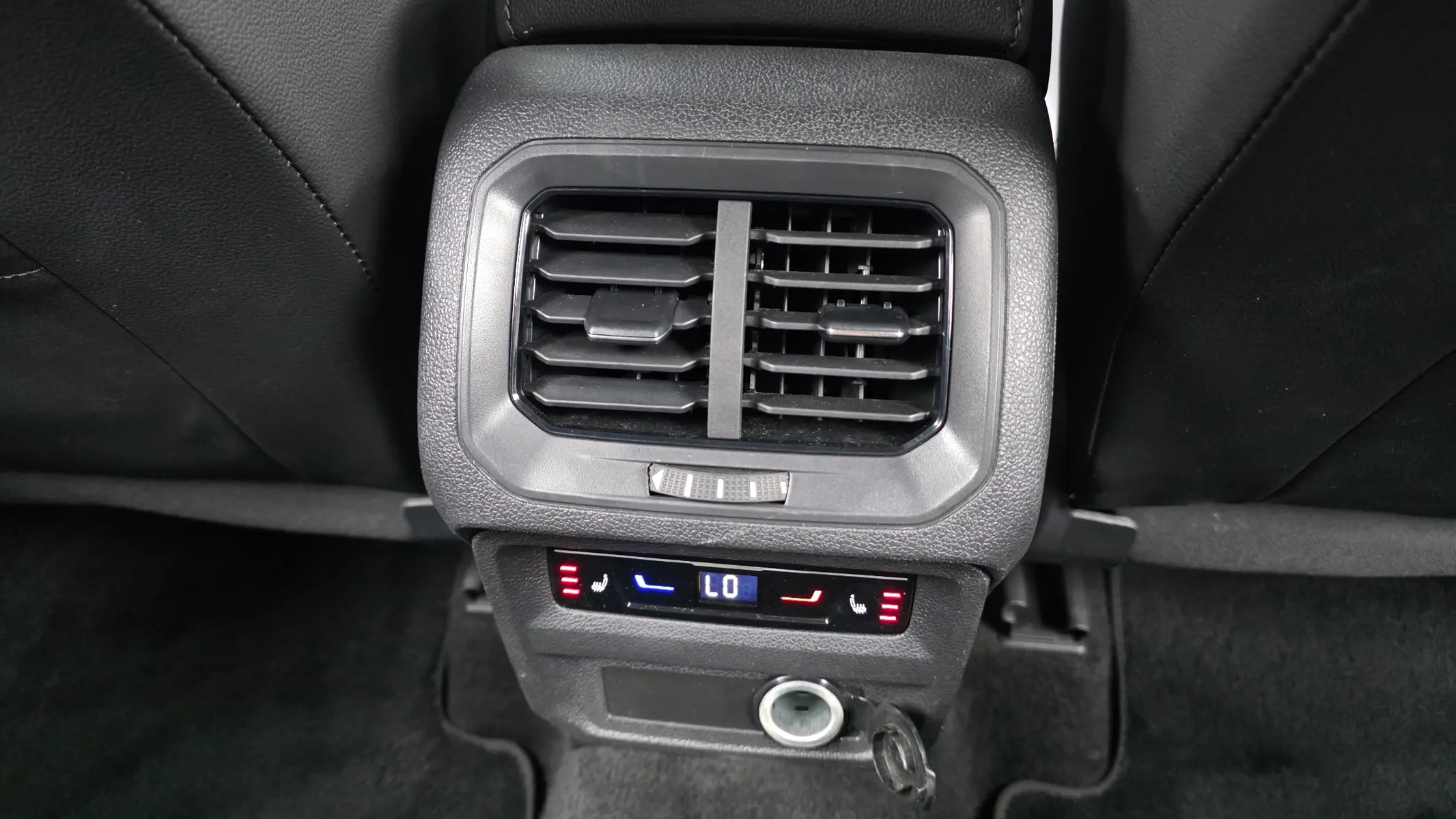 Volkswagen 2 2.0 TDI 2022 33/34