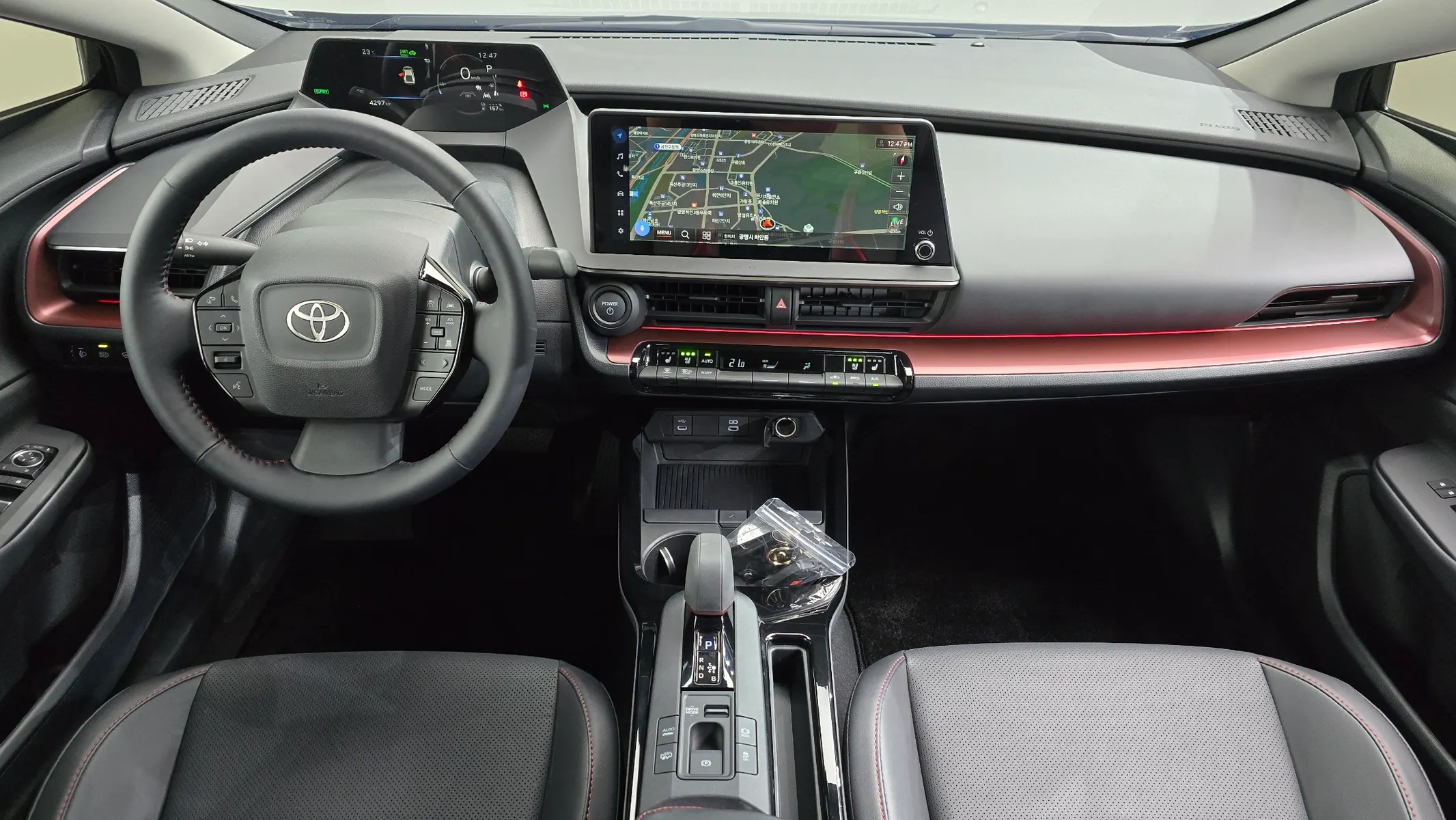 Toyota 5 2.0 PHEV XSE 2026 4/5