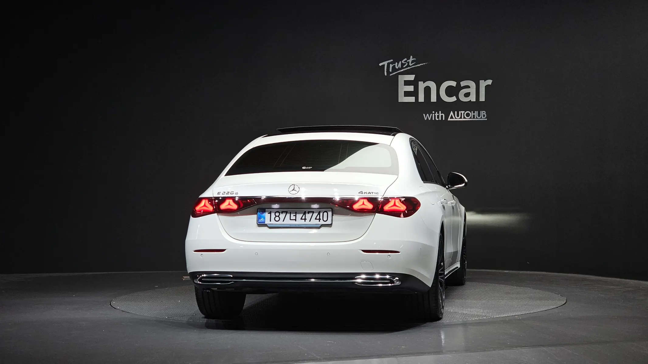 Mercedes-Benz E-Class W214 E220d 4MATIC 2024 3/32