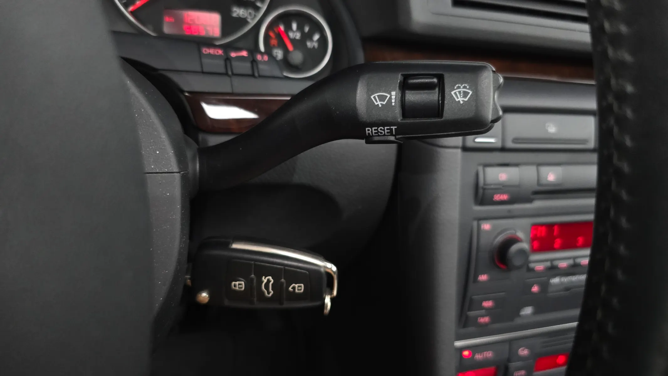 Audi A4 2.0 2005 32/33