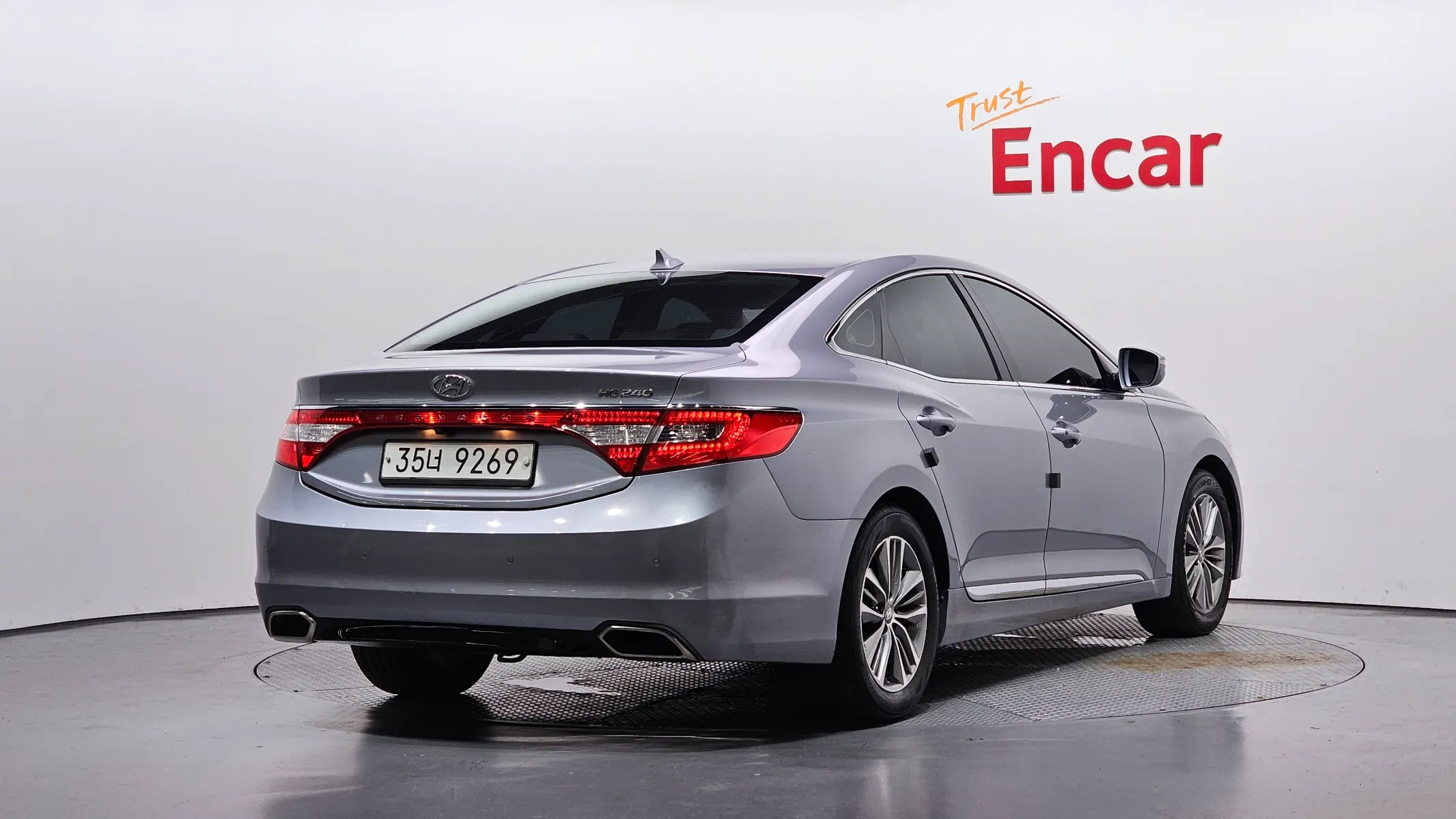 Hyundai Grandeur HG HG240 2015 2/32