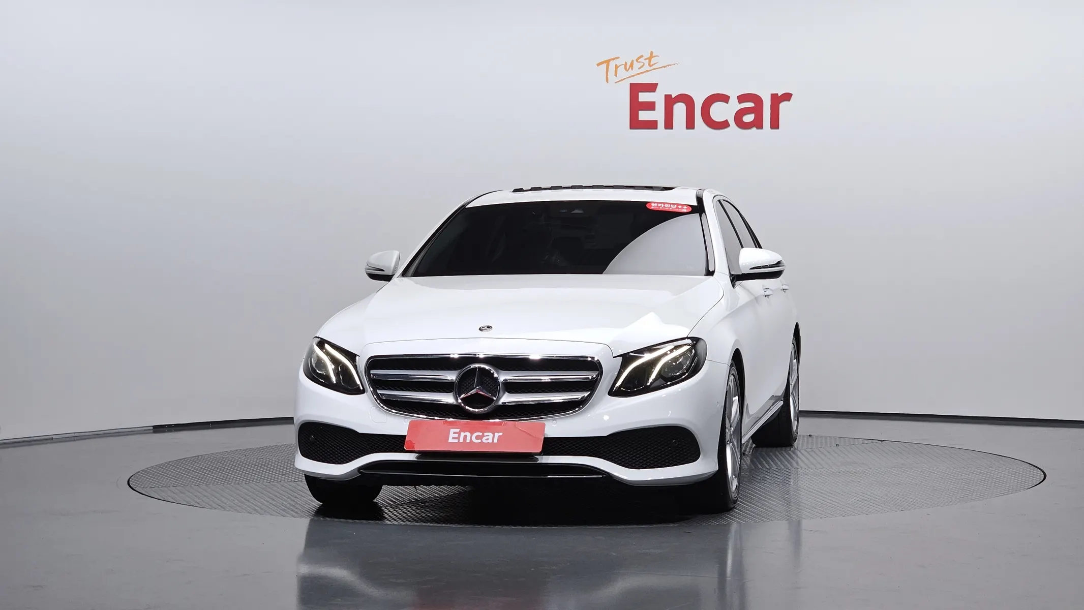 Mercedes-Benz E-Class W213 E200 2018 2/34